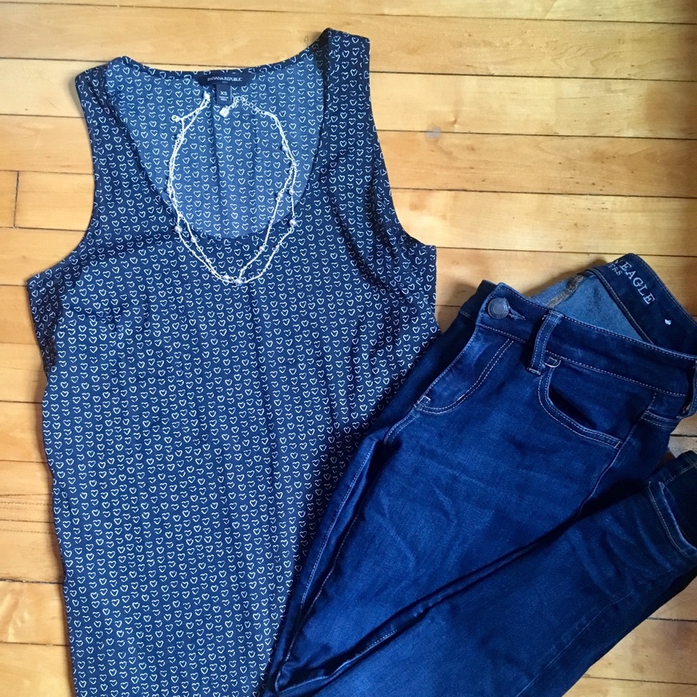 Banana Republic Black Sleeveless Heart Blouse XS
